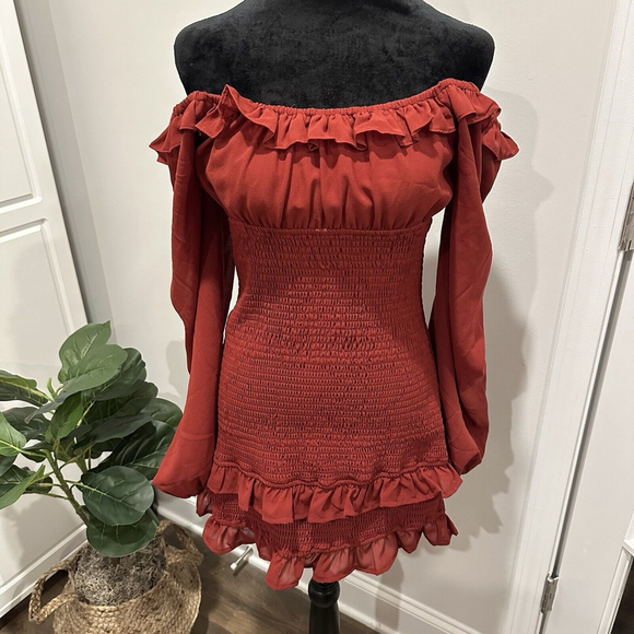 Le Lis Burgundy Ruffle Mini Dress – Size M - Picture 8 of 11